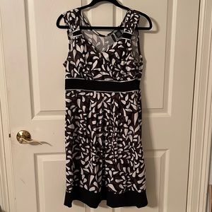 New Directions dress in brown, black, and cream pattern - pretty detailing!!